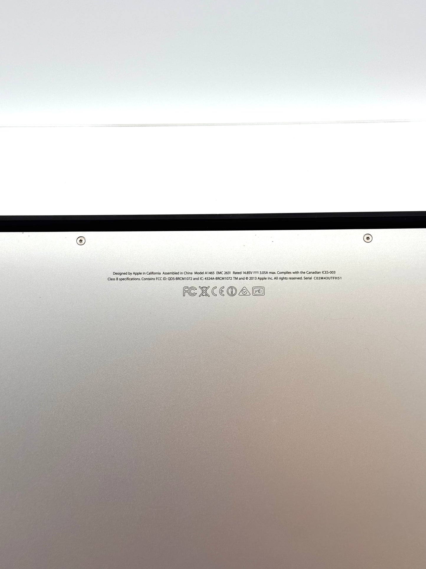 Apple MacBook Air 13" A1465 2015 13.3  - NEEDS OPERATING SYSTEM -