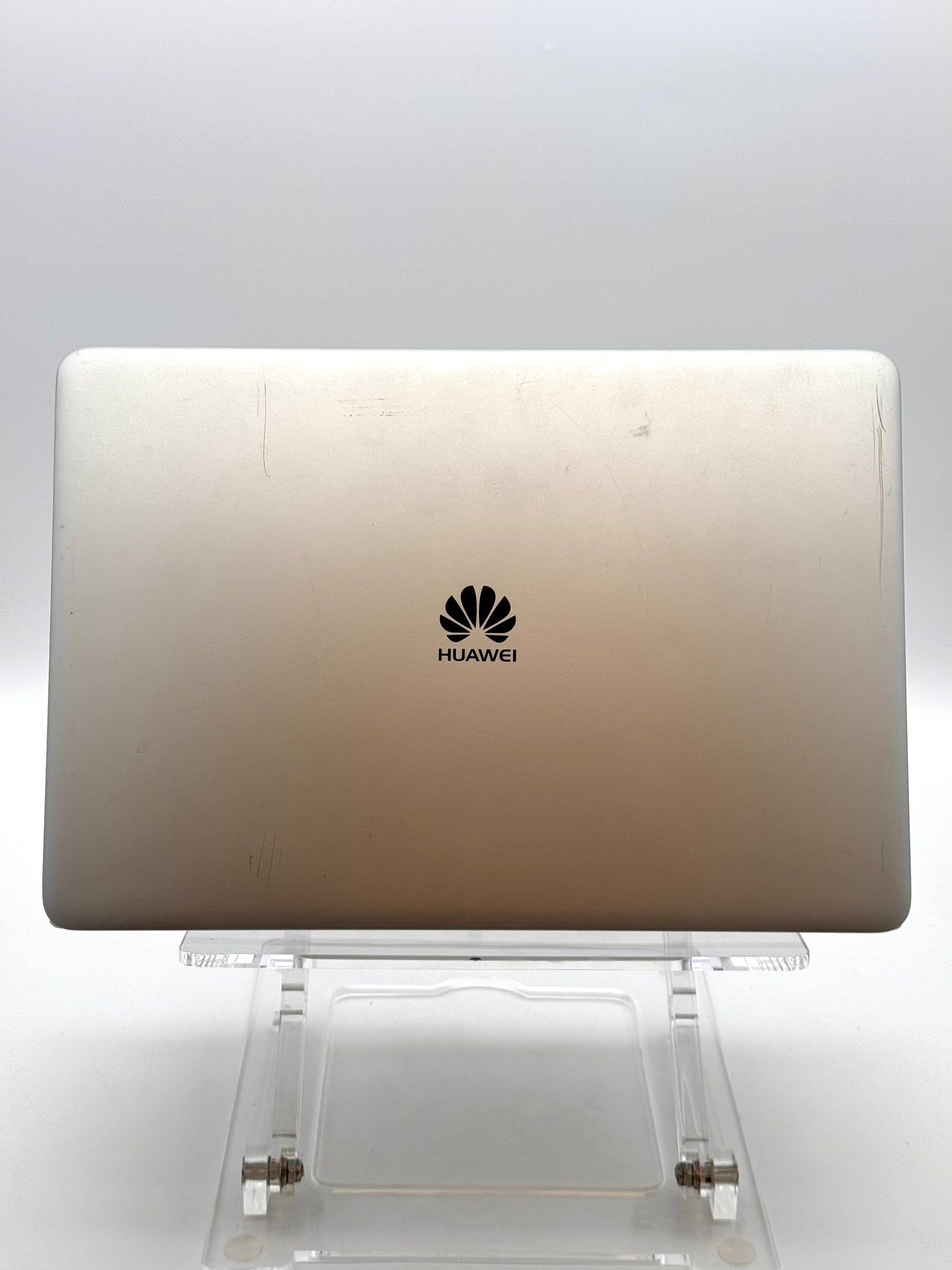 MateBook D Laptop AMD Ryzen 5 8GB RAM 256GB SSD
