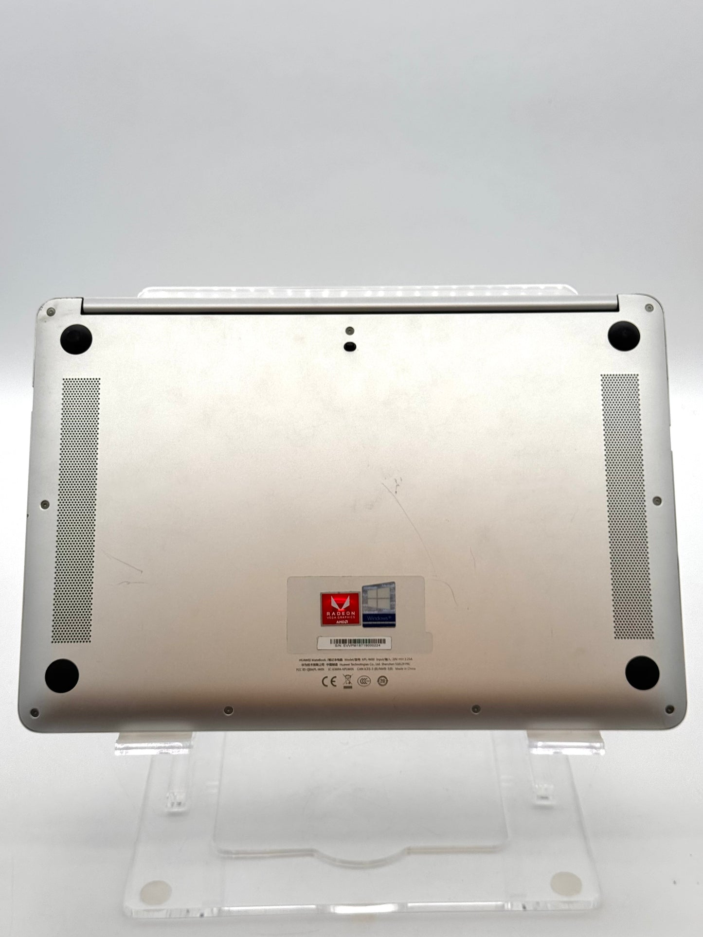 MateBook D Laptop AMD Ryzen 5 8GB RAM 256GB SSD