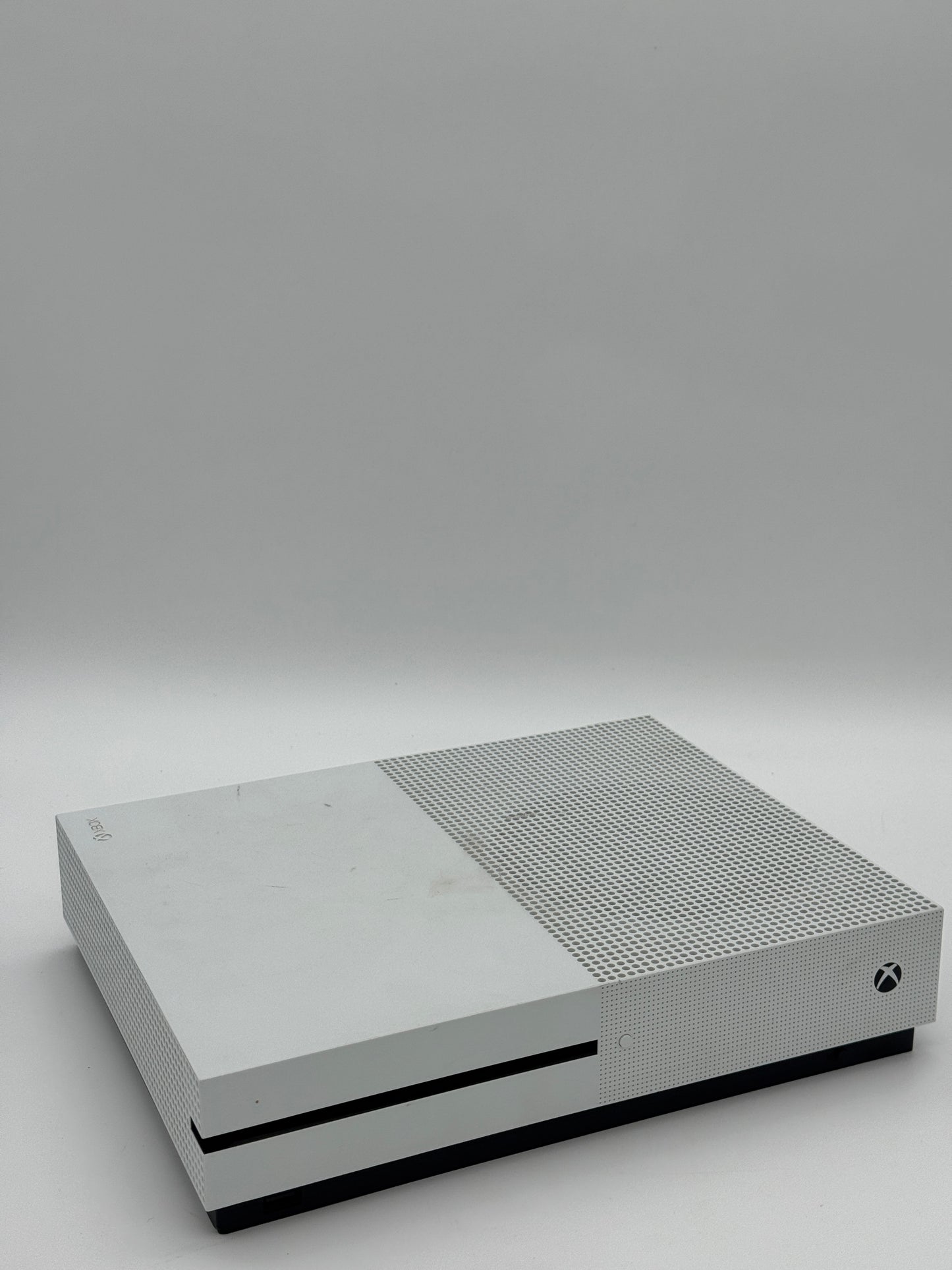 Microsoft Xbox One S 2016 (Model: 1681) - Used White Video Game System 500GB