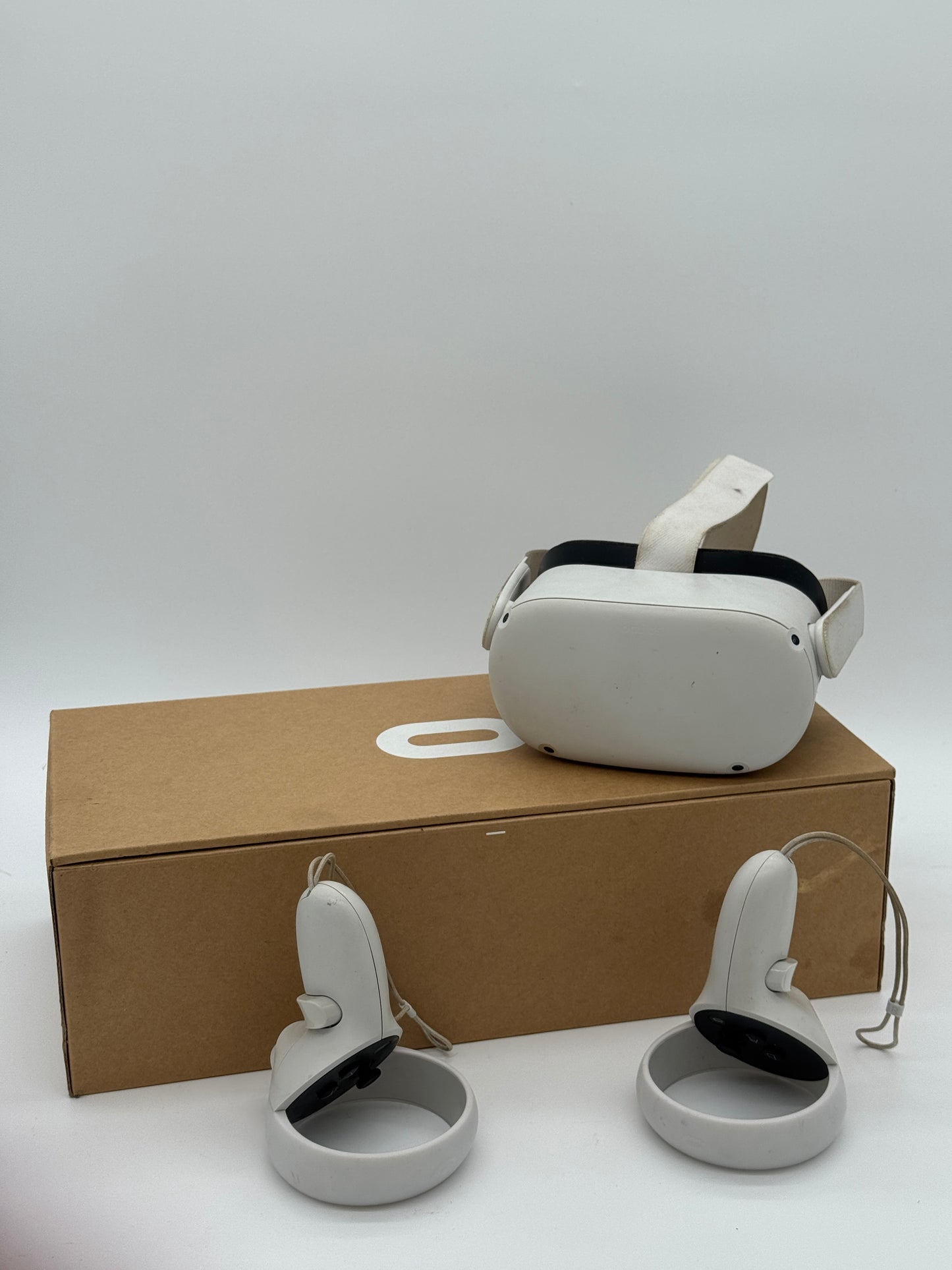 Oculus Quest 2 - 128GB - Used - Free Shipping & Returns
