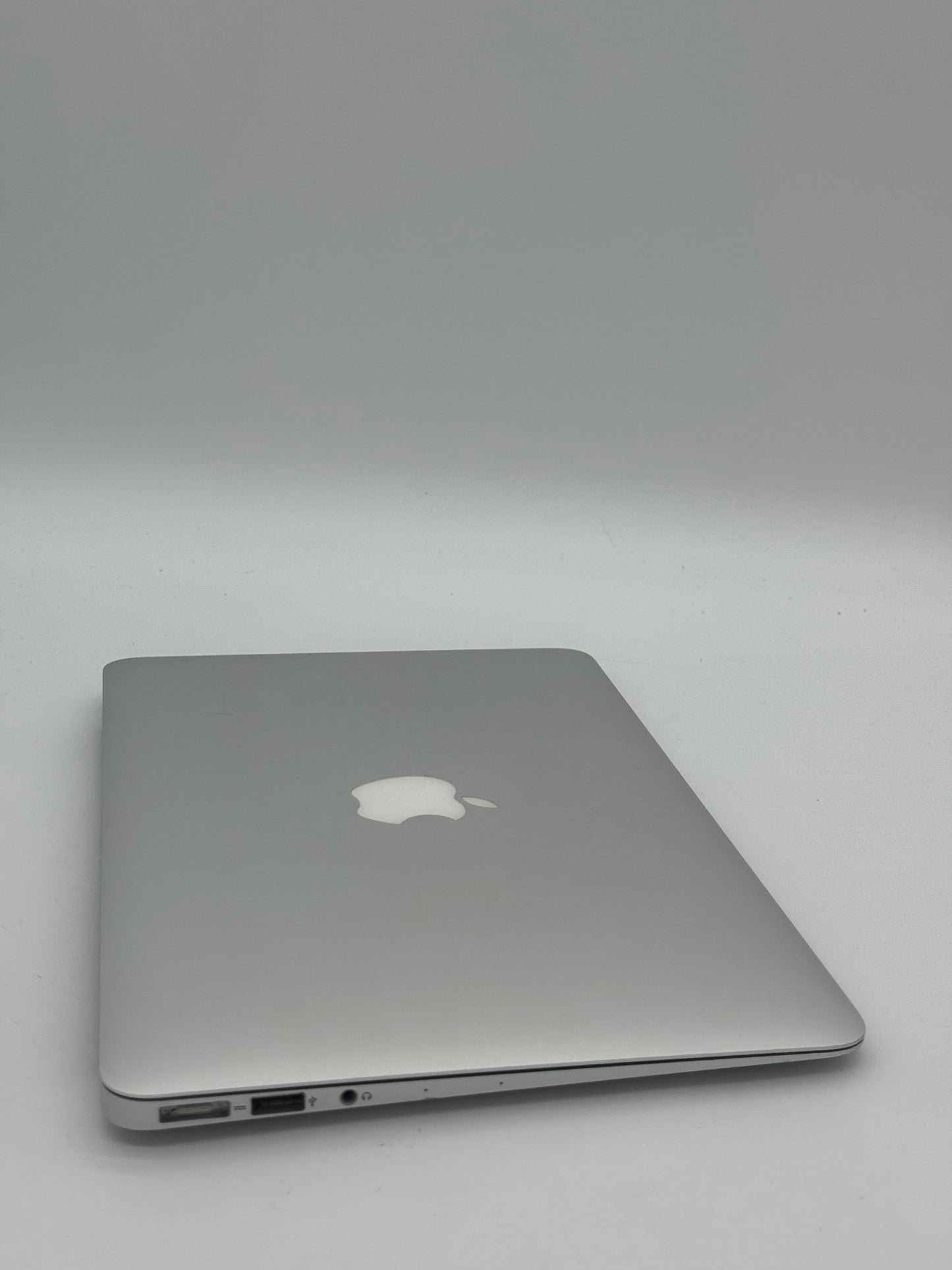 Apple MacBook Air 11" A1465 2015 - Gray, Core i5, 4GB RAM, 128GB SSD