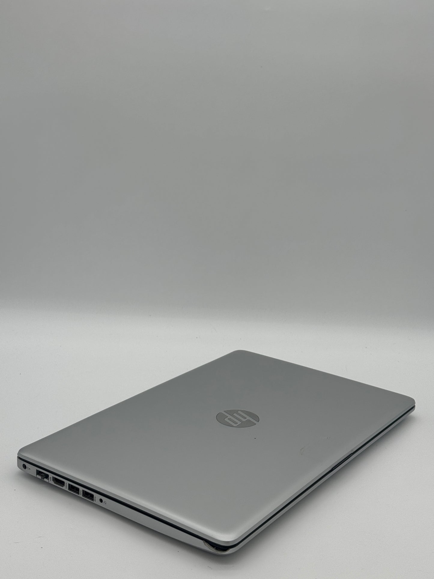 HP 15-da0012dx Laptop - Gray - Broken - 8GB RAM, Core i3, 128GB SSD