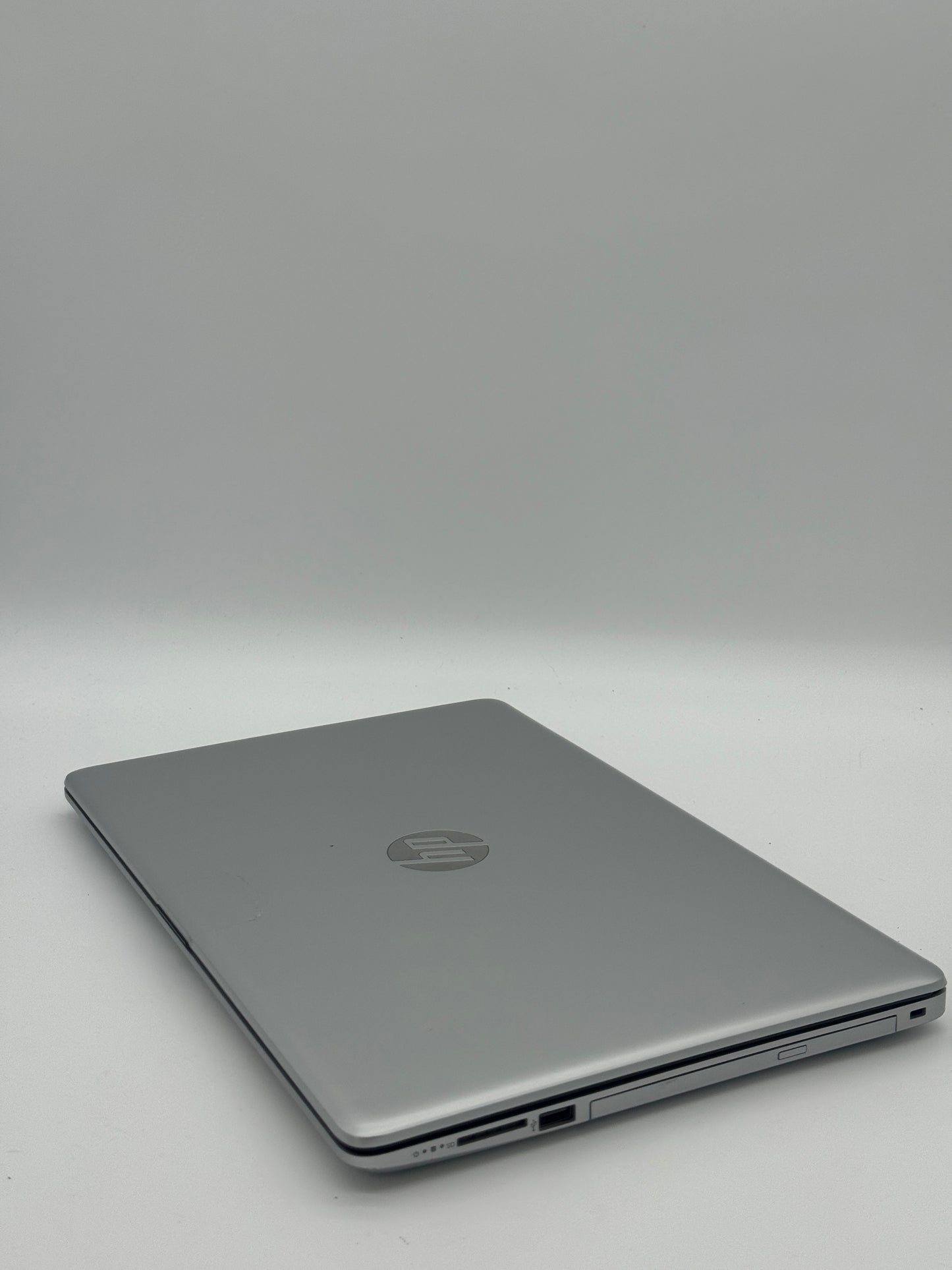 HP 15-da0012dx Laptop - Gray - Broken - 8GB RAM, Core i3, 128GB SSD