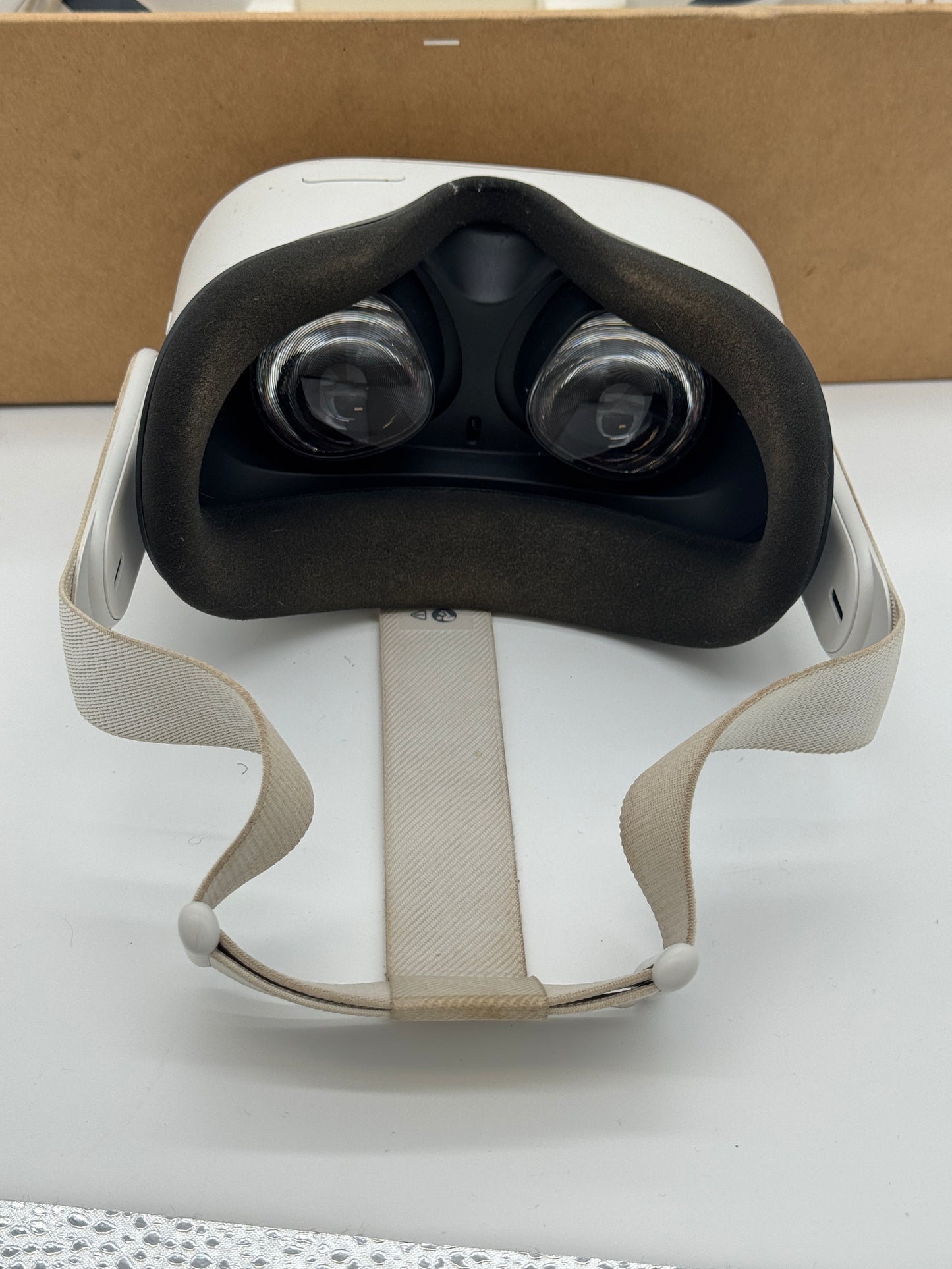 Oculus Quest 2 VR Headset - 128GB, White, Used