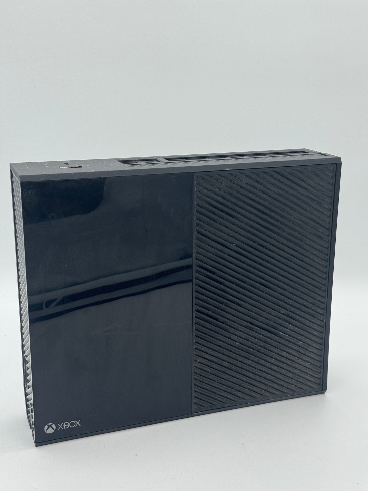 Microsoft Xbox One 2013 (Model: 1540) - 500GB - Used