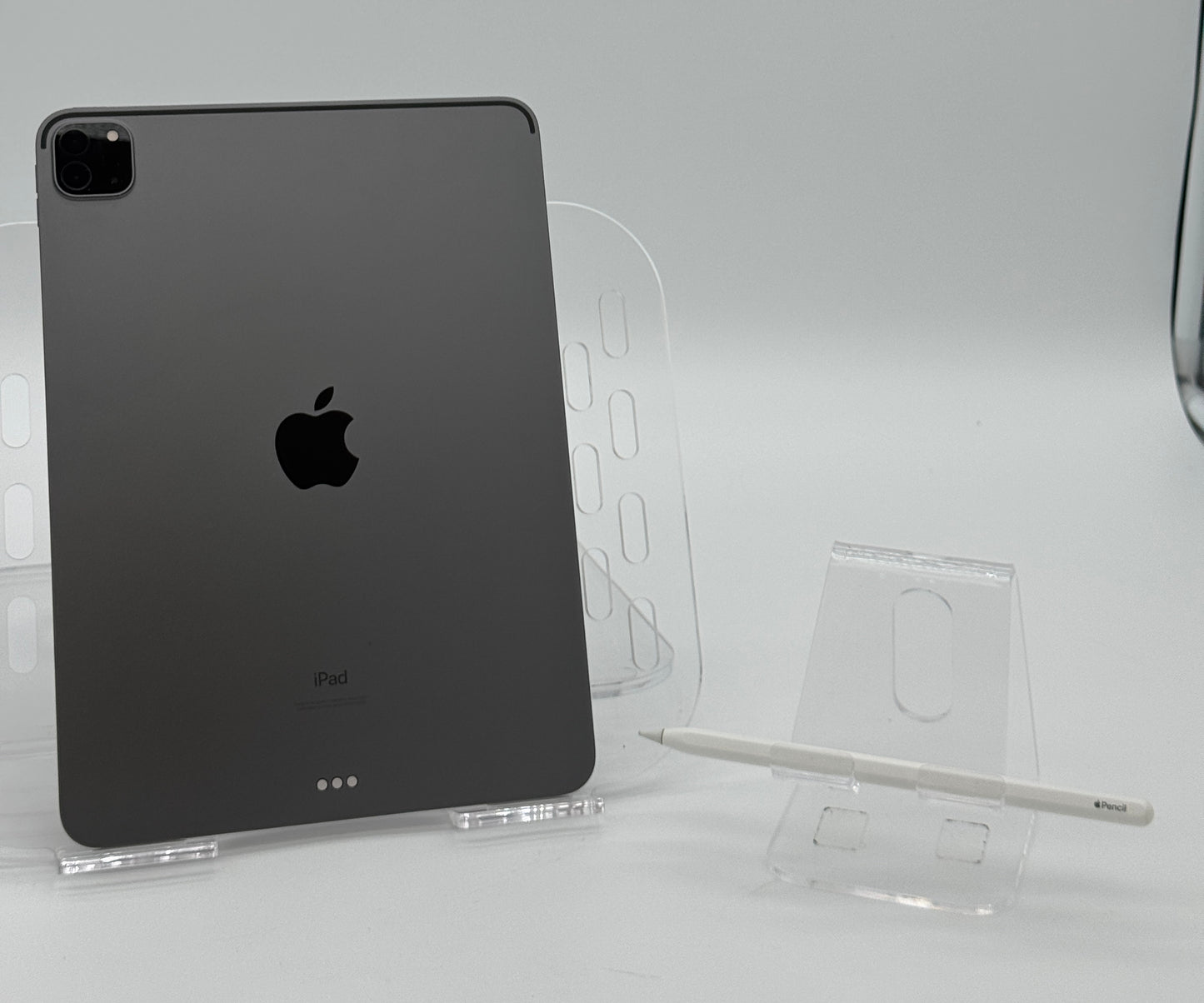 Used Apple iPad 11-inch (3rd Gen) A2377 - Gray - 256GB, WiFi