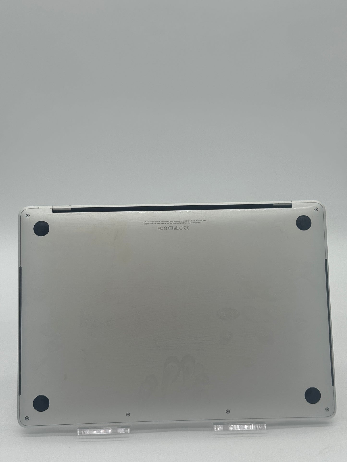 Apple MacBook Pro A1706 - Broken