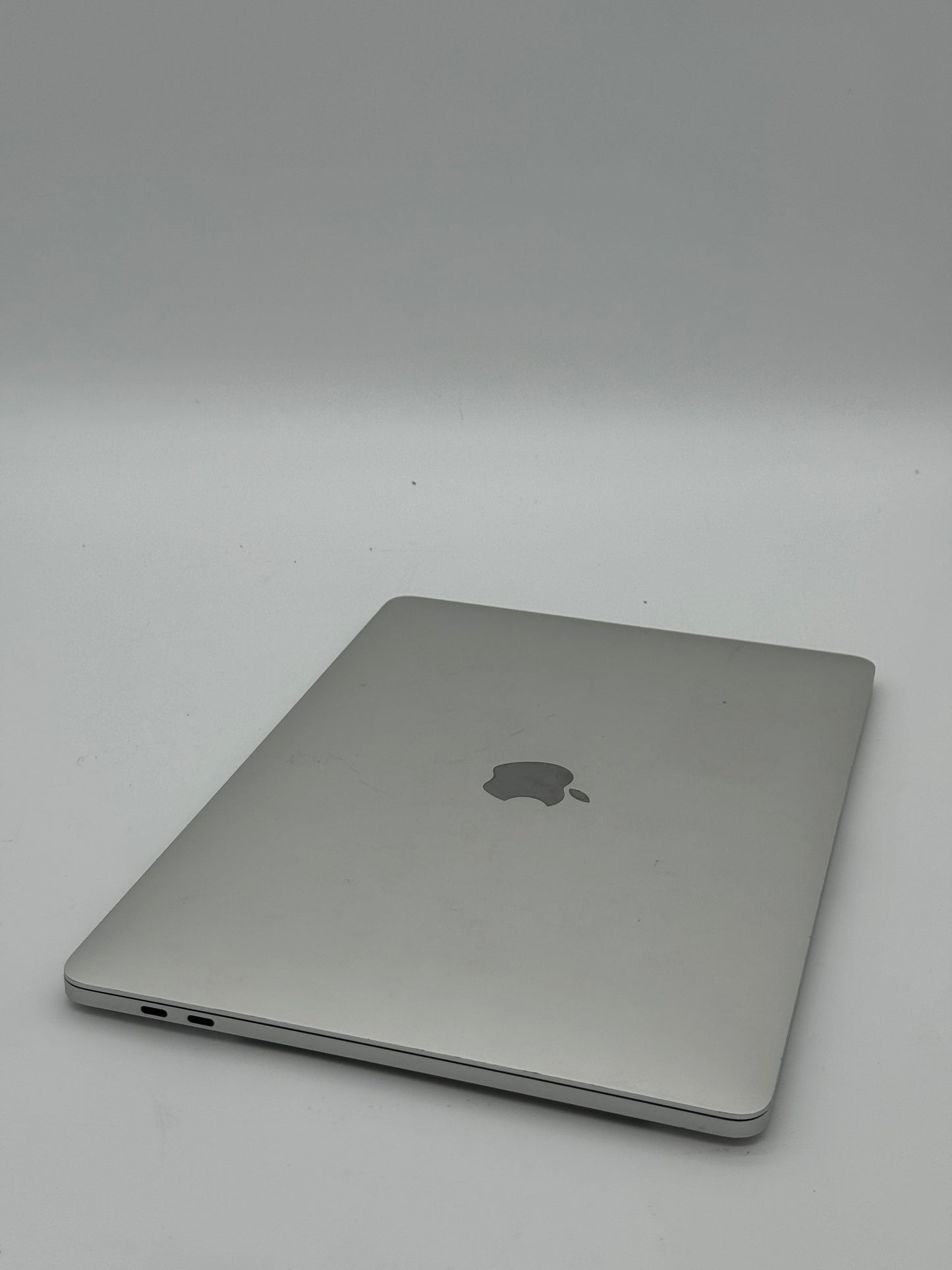Apple MacBook Pro A1706 - Broken