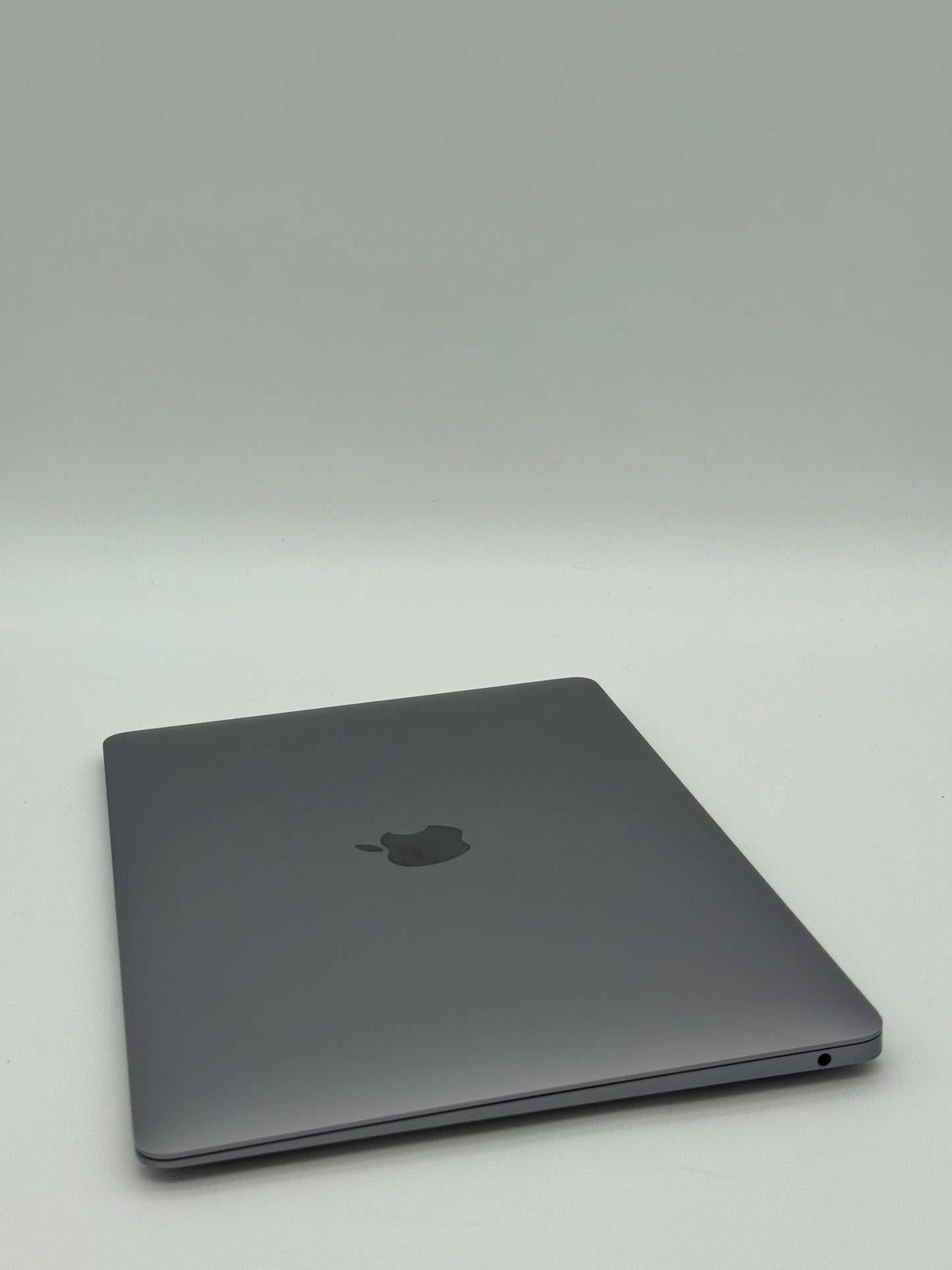 Apple Macbook Air M1 A2337 2020 - Used, 8GB RAM, 128GB SSD, Space Gray